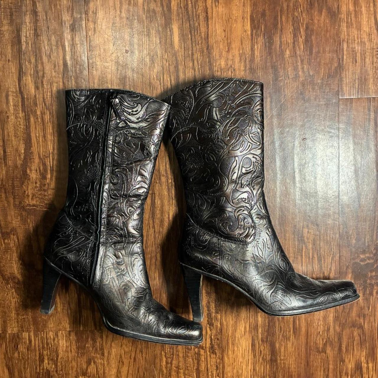 A sold vintage piece